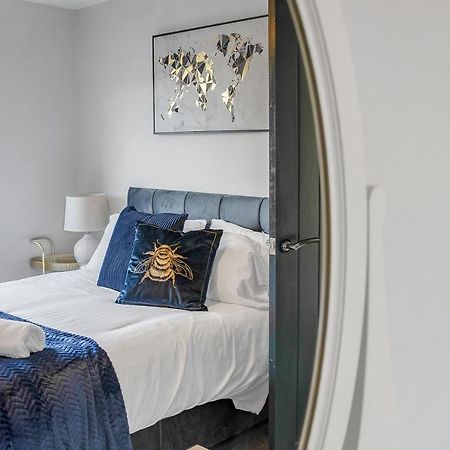 Modern & Spacious 2 Bedroom House - Free Parking - Front & Back Garden - Private Main Door Entrance Édimbourg Extérieur photo