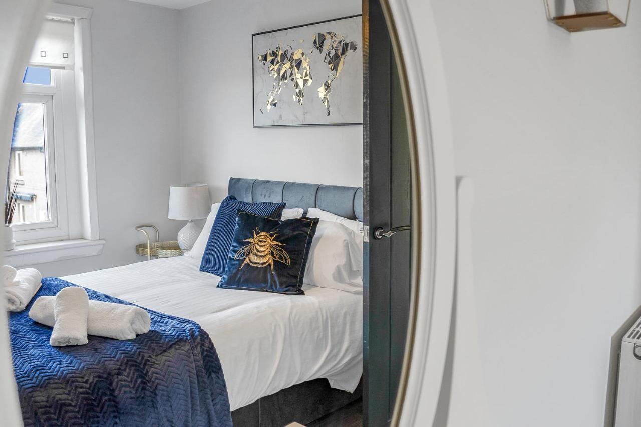 Modern & Spacious 2 Bedroom House - Free Parking - Front & Back Garden - Private Main Door Entrance Édimbourg Extérieur photo