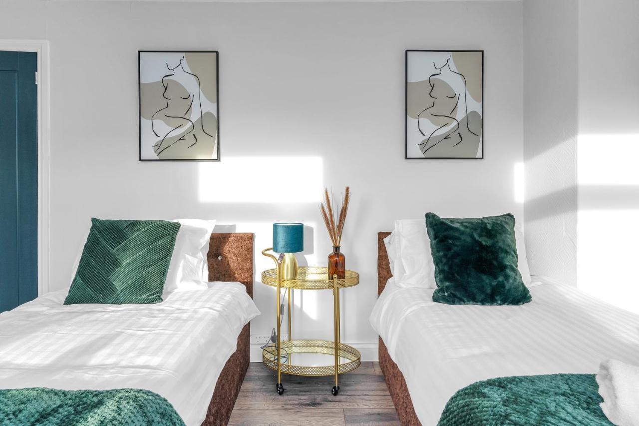 Modern & Spacious 2 Bedroom House - Free Parking - Front & Back Garden - Private Main Door Entrance Édimbourg Extérieur photo