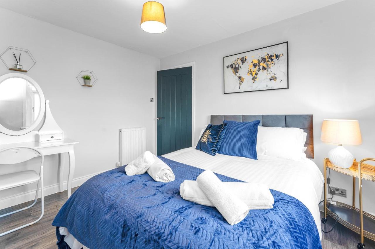 Modern & Spacious 2 Bedroom House - Free Parking - Front & Back Garden - Private Main Door Entrance Édimbourg Extérieur photo